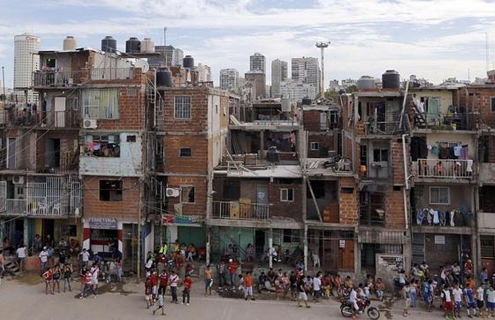 La pobreza creció al 33,6% según la UCA: 13,6 millones de argentinos