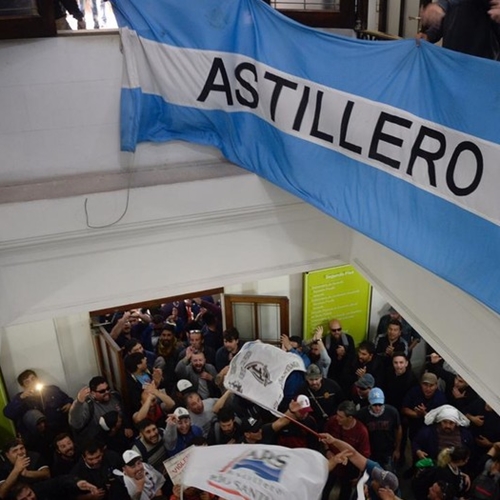 #TercerTiempo | Trabajadores del Astillero Río Santiago tomaron el ministerio de Economía bonaerense